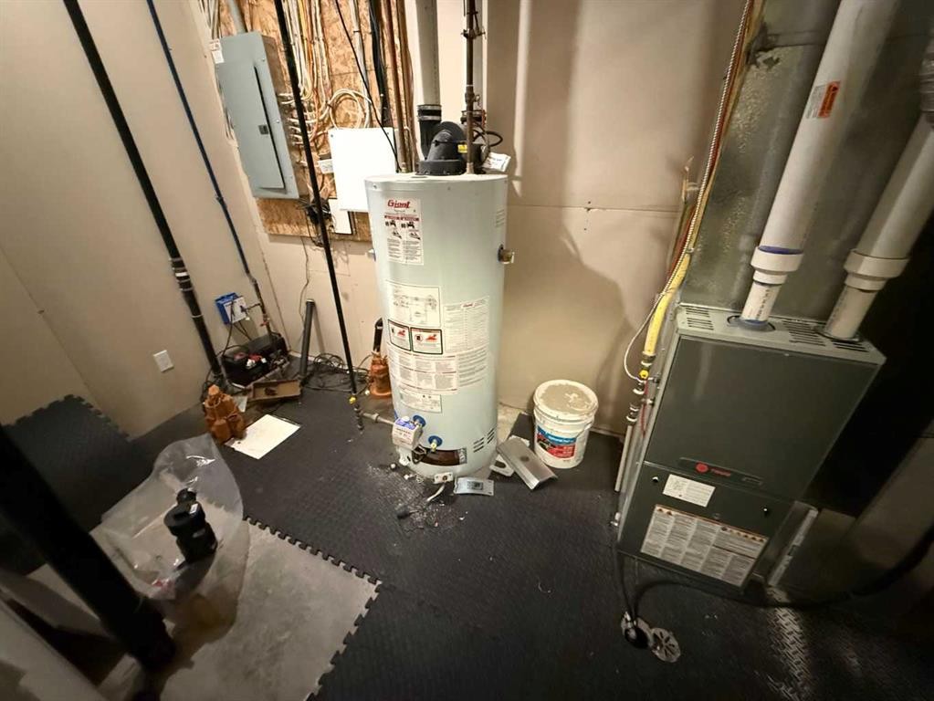 105 Wolf Willow Cove, Hinton, AB - Indoor Photo Showing Basement