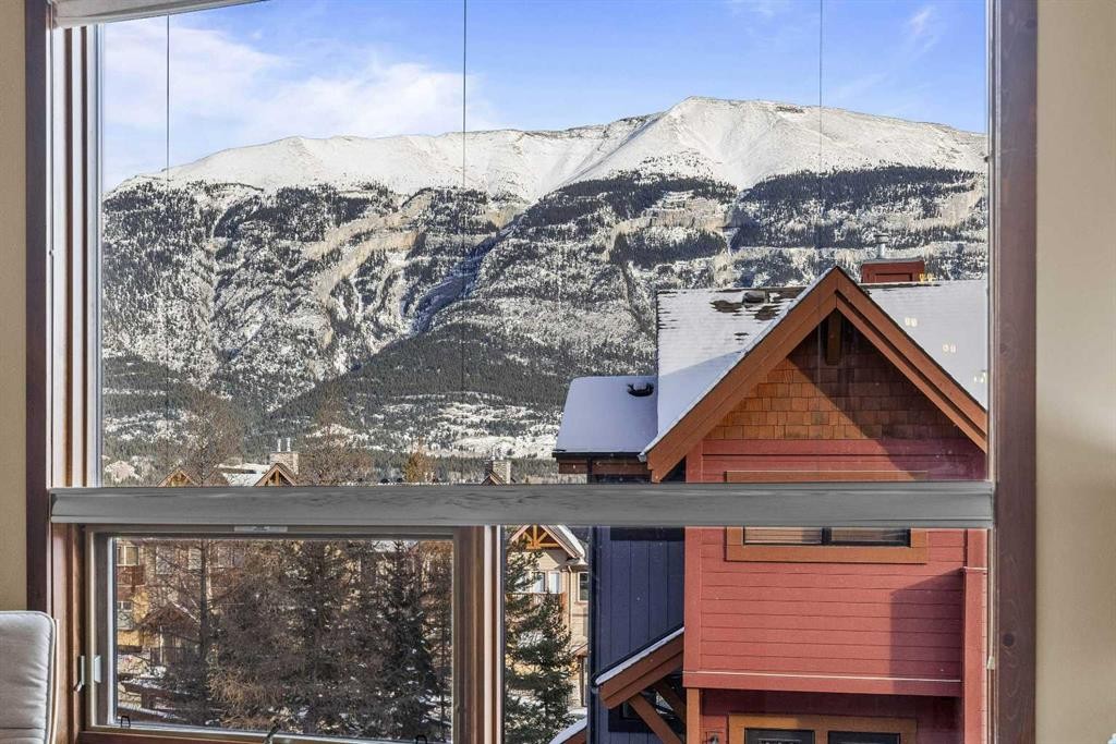 623-80 Dyrgas Gate, Canmore, AB - Indoor Photo Showing Other Room