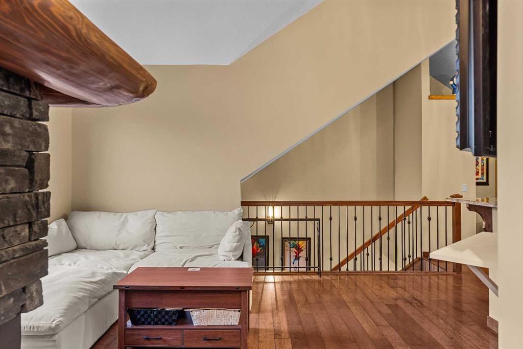 623-80 Dyrgas Gate, Canmore, AB - Indoor