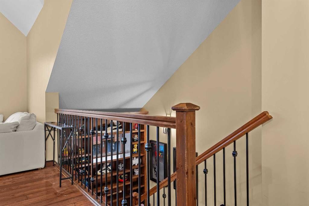 623-80 Dyrgas Gate, Canmore, AB - Indoor Photo Showing Other Room