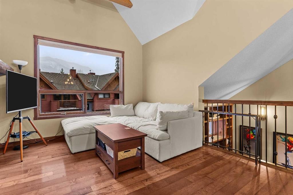 623-80 Dyrgas Gate, Canmore, AB - Indoor