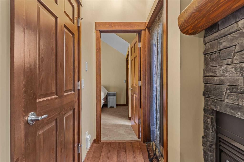 623-80 Dyrgas Gate, Canmore, AB - Indoor Photo Showing Other Room
