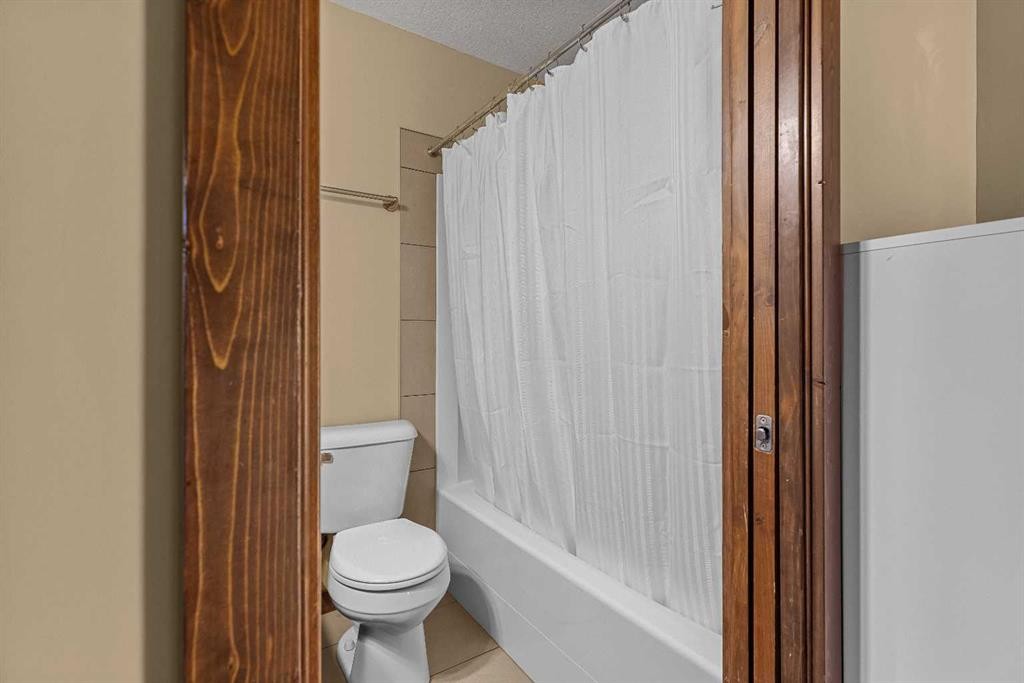 623-80 Dyrgas Gate, Canmore, AB - Indoor Photo Showing Bathroom