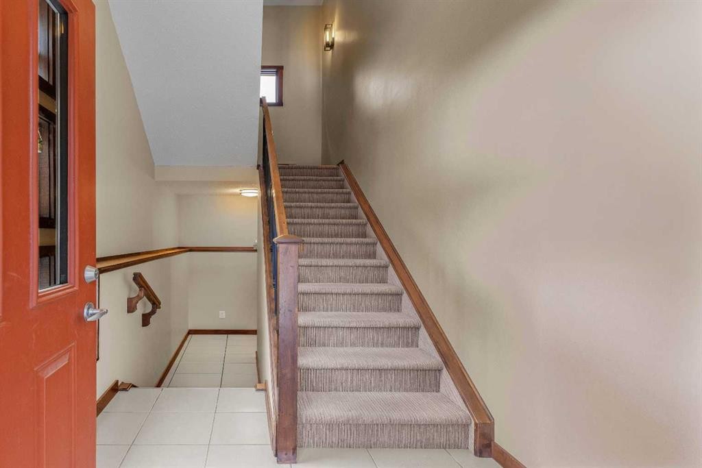 623-80 Dyrgas Gate, Canmore, AB - Indoor Photo Showing Other Room