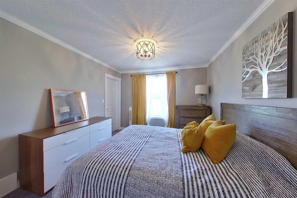 4322 18 Avenue, Edson, AB - Indoor Photo Showing Bedroom