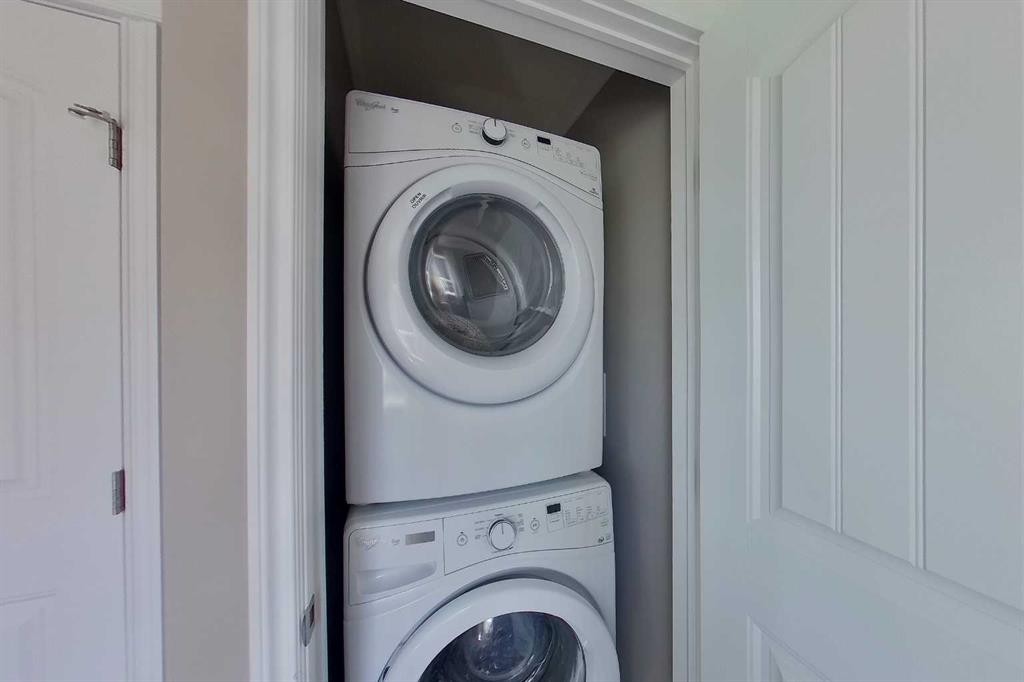 4322 18 Avenue, Edson, AB - Indoor Photo Showing Laundry Room