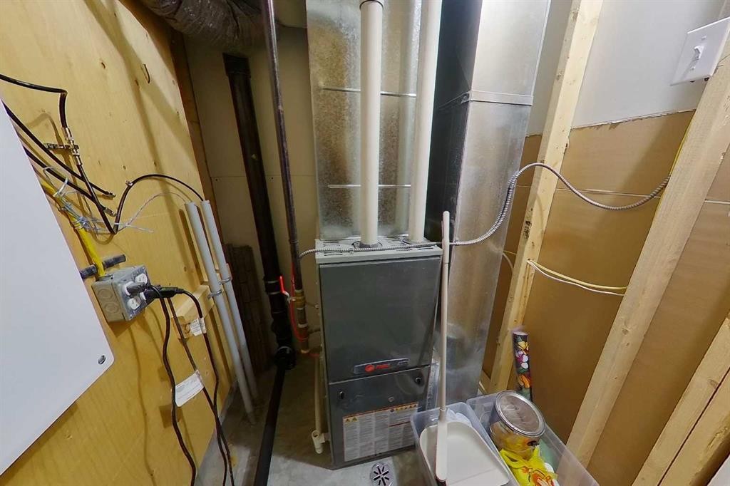 4322 18 Avenue, Edson, AB - Indoor