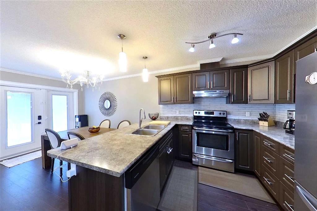 4322 18 Avenue, Edson, AB - Indoor Photo Showing Kitchen With Double Sink