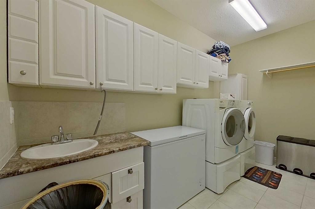 4417 54 St, Athabasca, AB - Indoor Photo Showing Laundry Room