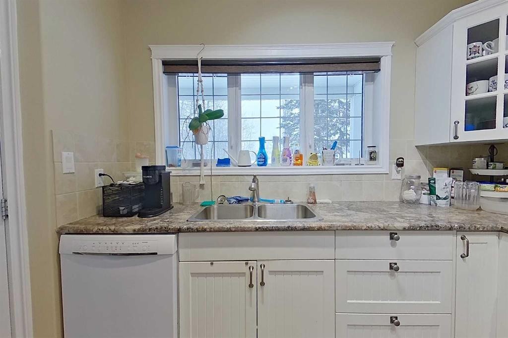 4417 54 St, Athabasca, AB - Indoor Photo Showing Kitchen With Double Sink