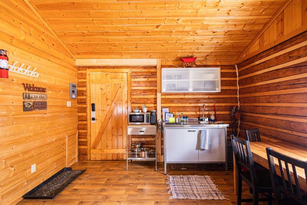 74120 100 Range Road, Kinuso, AB - Indoor