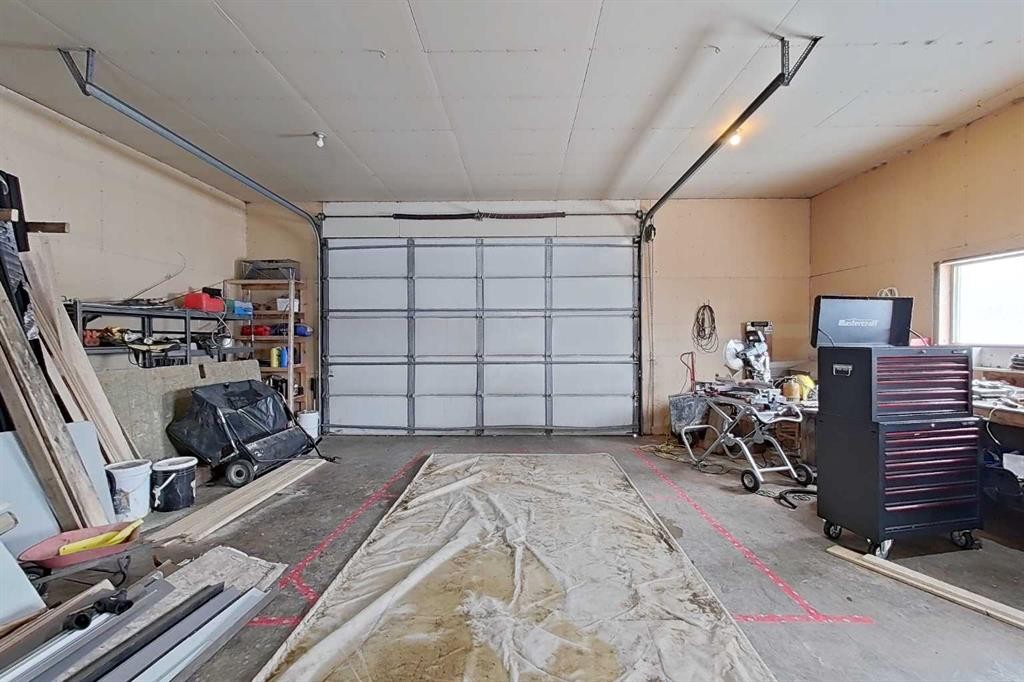 74120 100 Range Road, Kinuso, AB - Indoor Photo Showing Garage