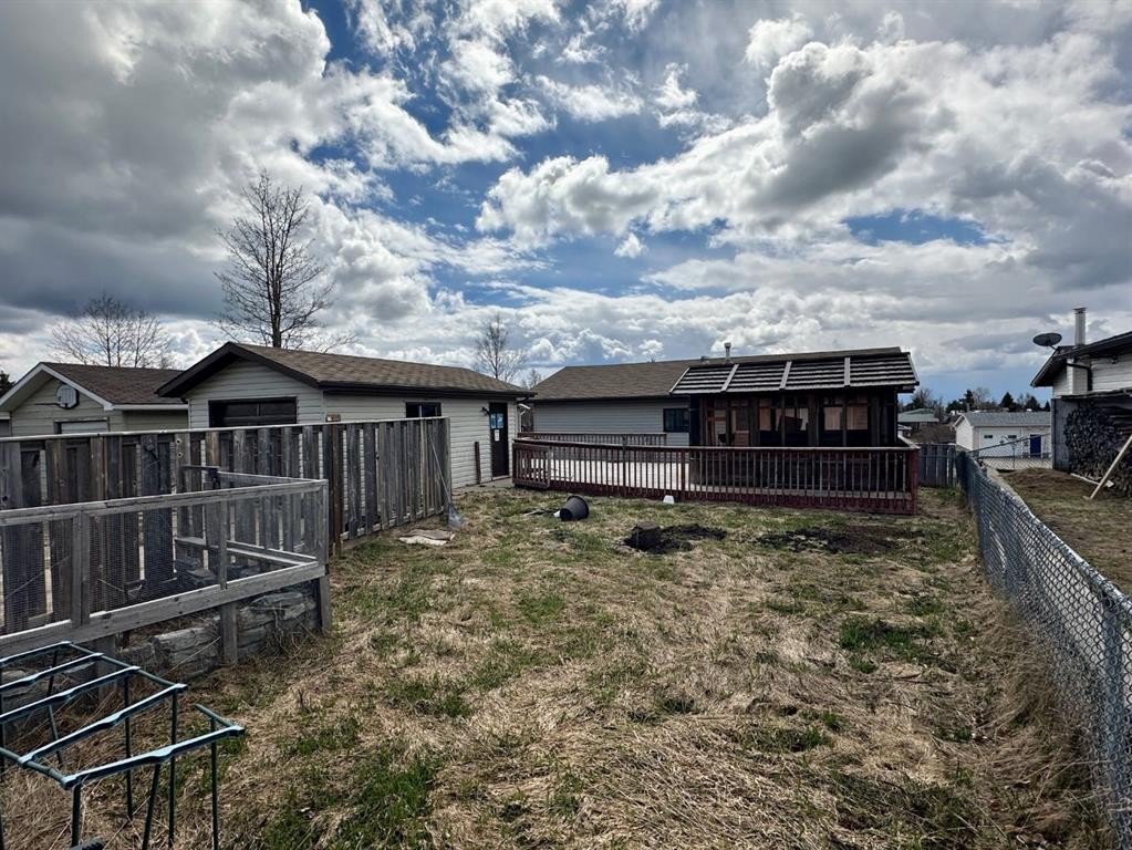6 Hillside Avenue, Swan Hills, AB - Outdoor