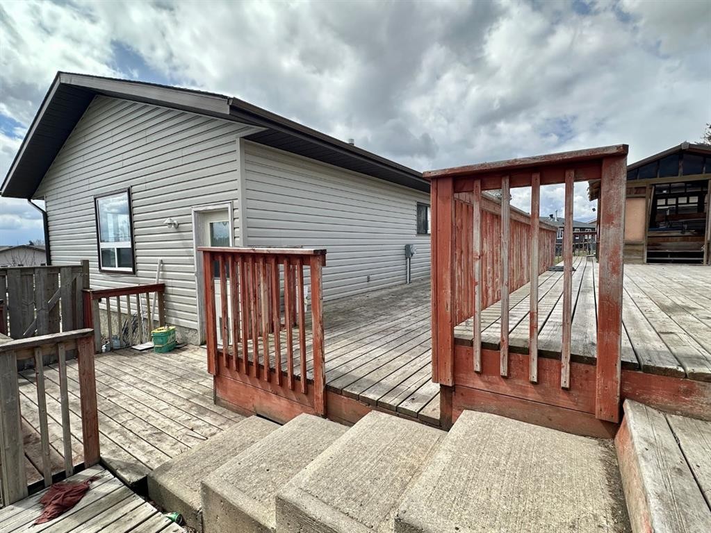 6 Hillside Avenue, Swan Hills, AB - Outdoor With Deck Patio Veranda With Exterior