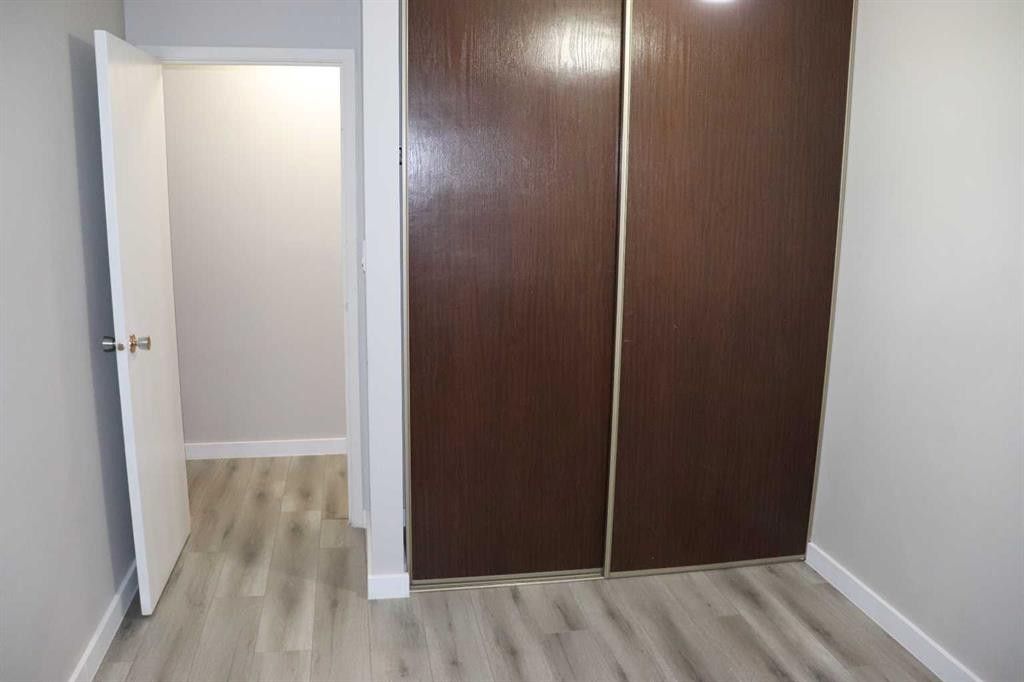 105B-5611 9 Avenue, Edson, AB - Indoor Photo Showing Other Room