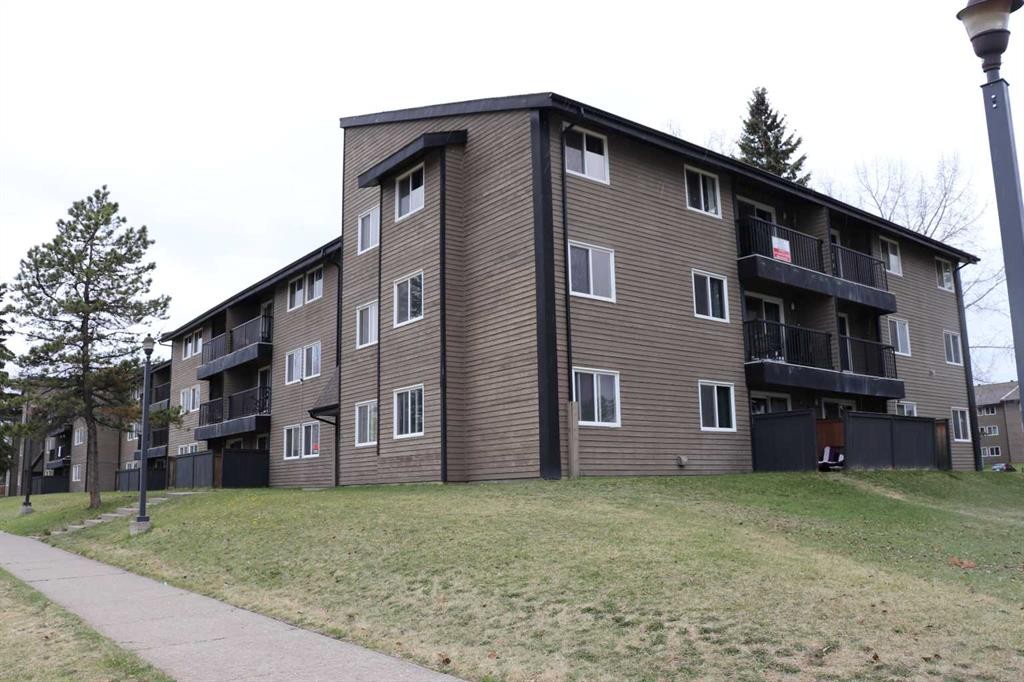 105B-5611 9 Avenue, Edson, AB - Outdoor