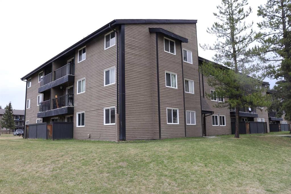 105B-5611 9 Avenue, Edson, AB - Outdoor With Exterior