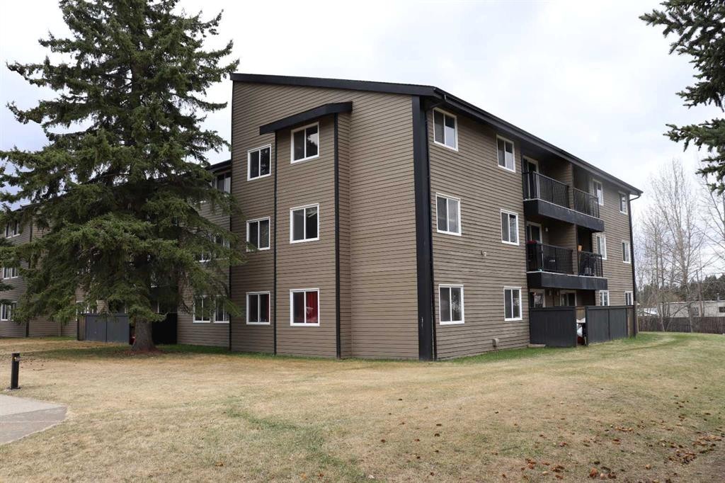 105B-5611 9 Avenue, Edson, AB - Outdoor With Exterior