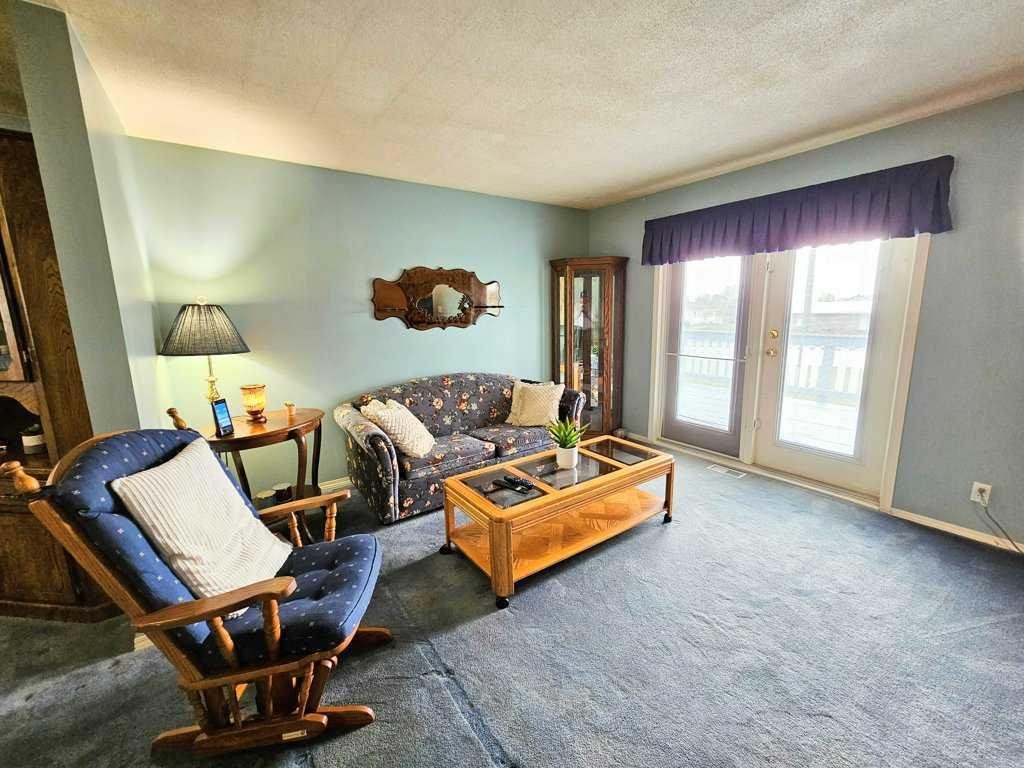 2718 Jackson Street, Wabasca, AB - Indoor Photo Showing Living Room