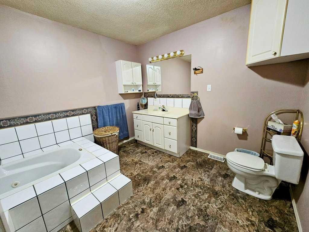 2718 Jackson Street, Wabasca, AB - Indoor Photo Showing Bathroom