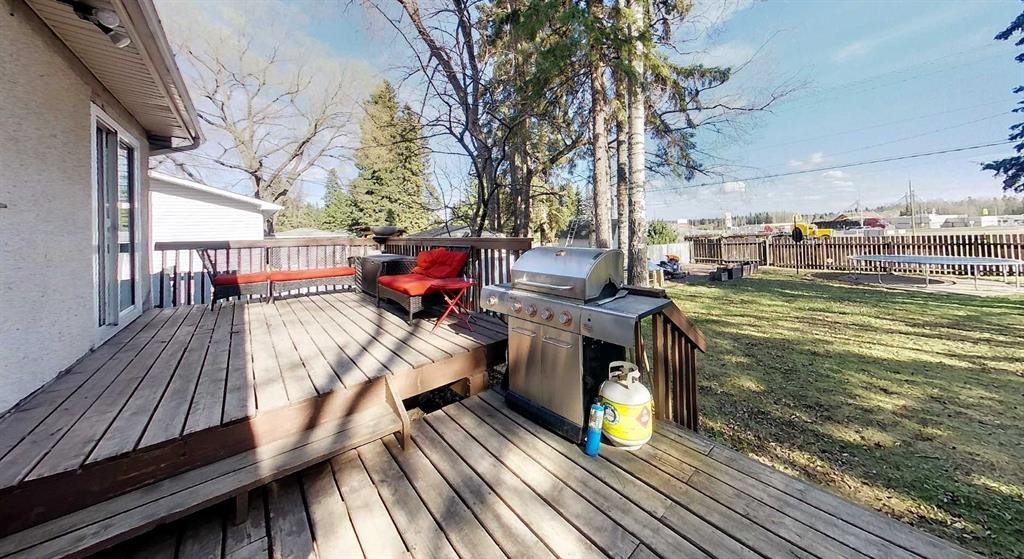 4237 5 Ave, Edson, AB - Outdoor With Deck Patio Veranda With Exterior