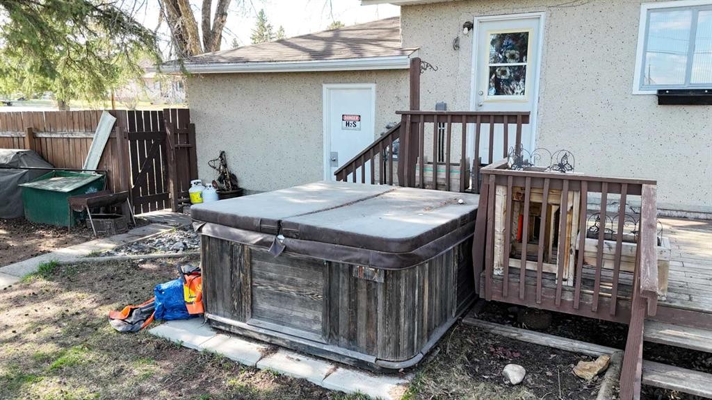 4237 5 Ave, Edson, AB - Outdoor With Deck Patio Veranda With Exterior