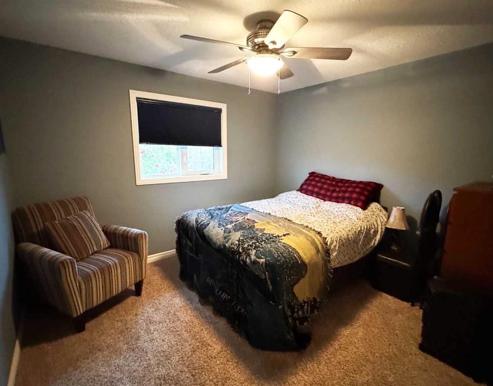 845 12 Street Se, Slave Lake, AB - Indoor Photo Showing Bedroom