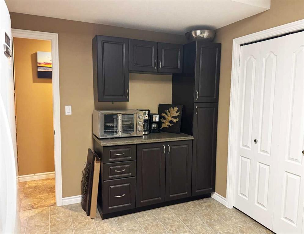 845 12 Street Se, Slave Lake, AB - Indoor