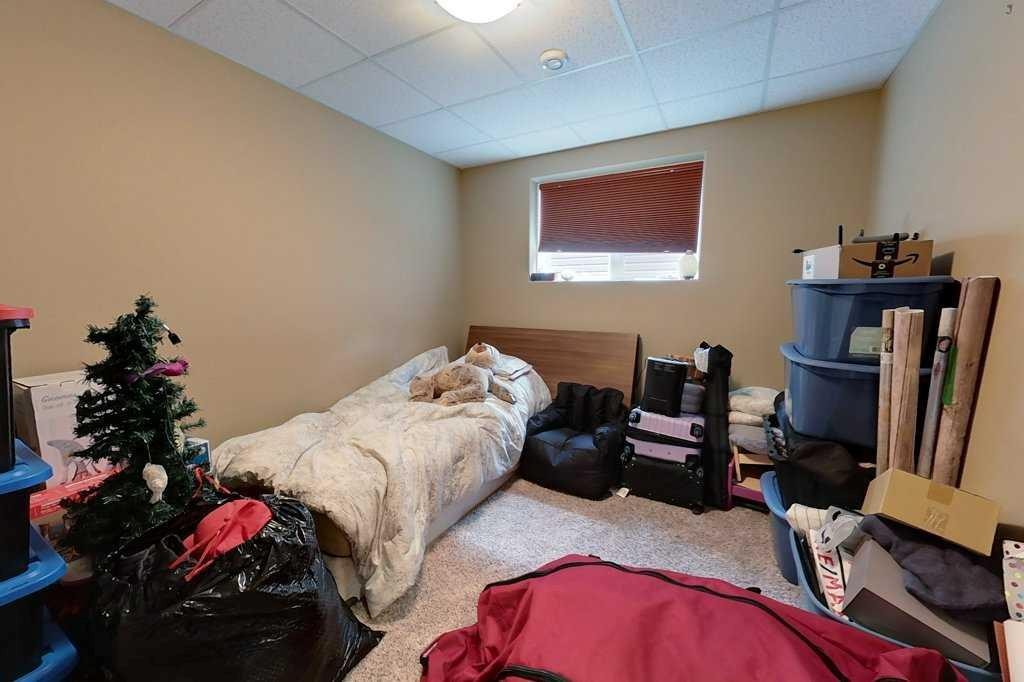 845 12 Street Se, Slave Lake, AB - Indoor Photo Showing Bedroom