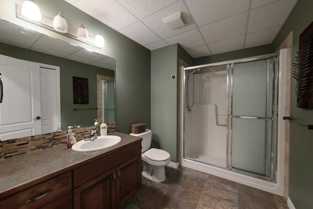 845 12 Street Se, Slave Lake, AB - Indoor Photo Showing Bathroom