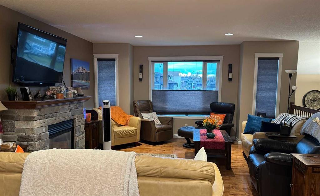 845 12 Street Se, Slave Lake, AB - Indoor Photo Showing Living Room With Fireplace