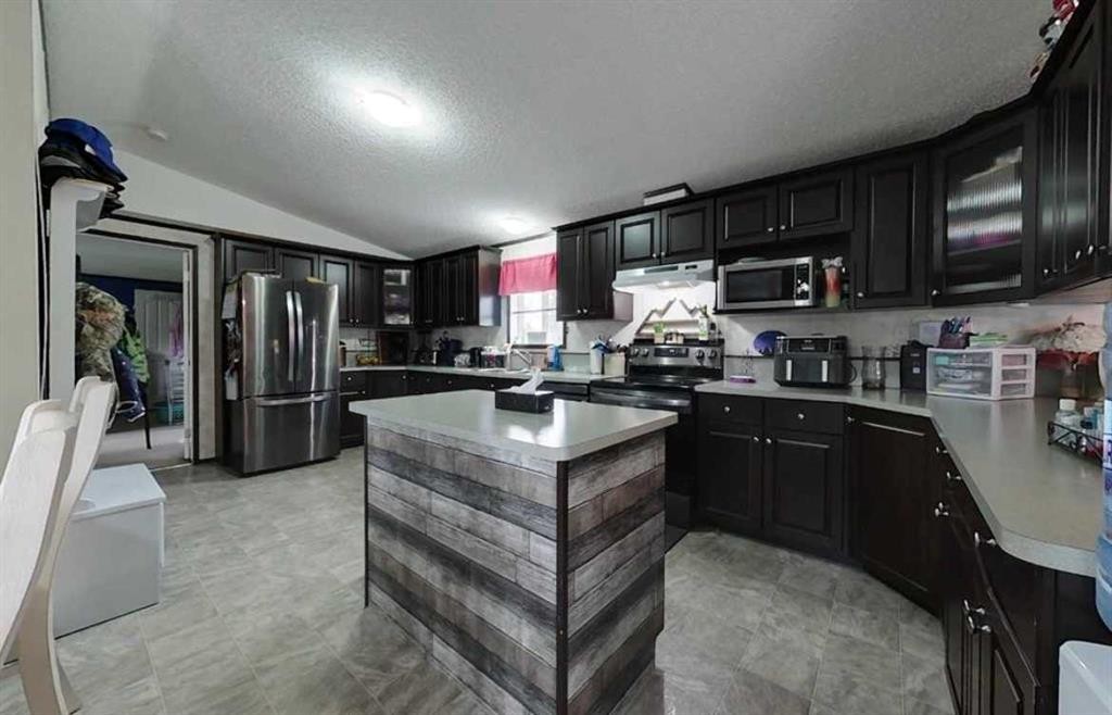 2330 Waskway Drive, Wabasca, AB - Indoor Photo Showing Kitchen