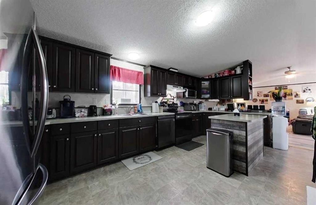2330 Waskway Drive, Wabasca, AB - Indoor Photo Showing Kitchen