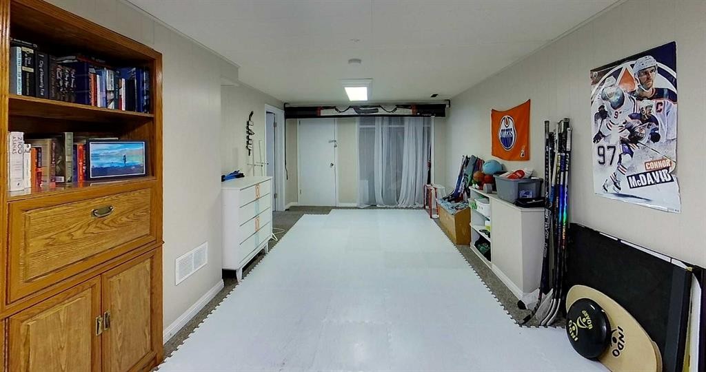 4230 5 Avenue, Edson, AB - Indoor Photo Showing Other Room