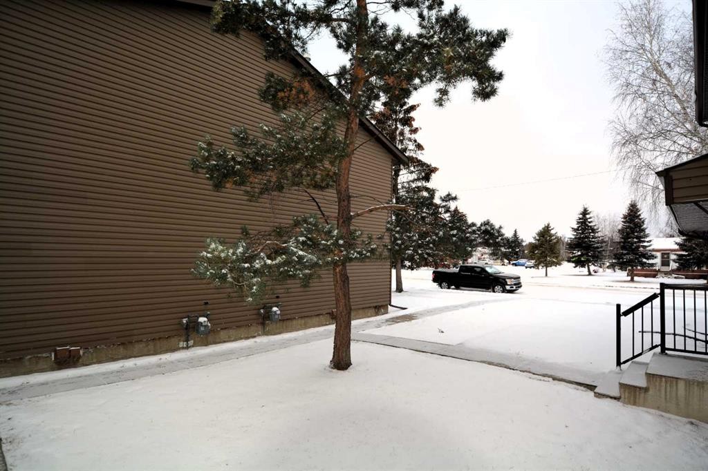 20-5215 6 Avenue, Edson, AB - Outdoor