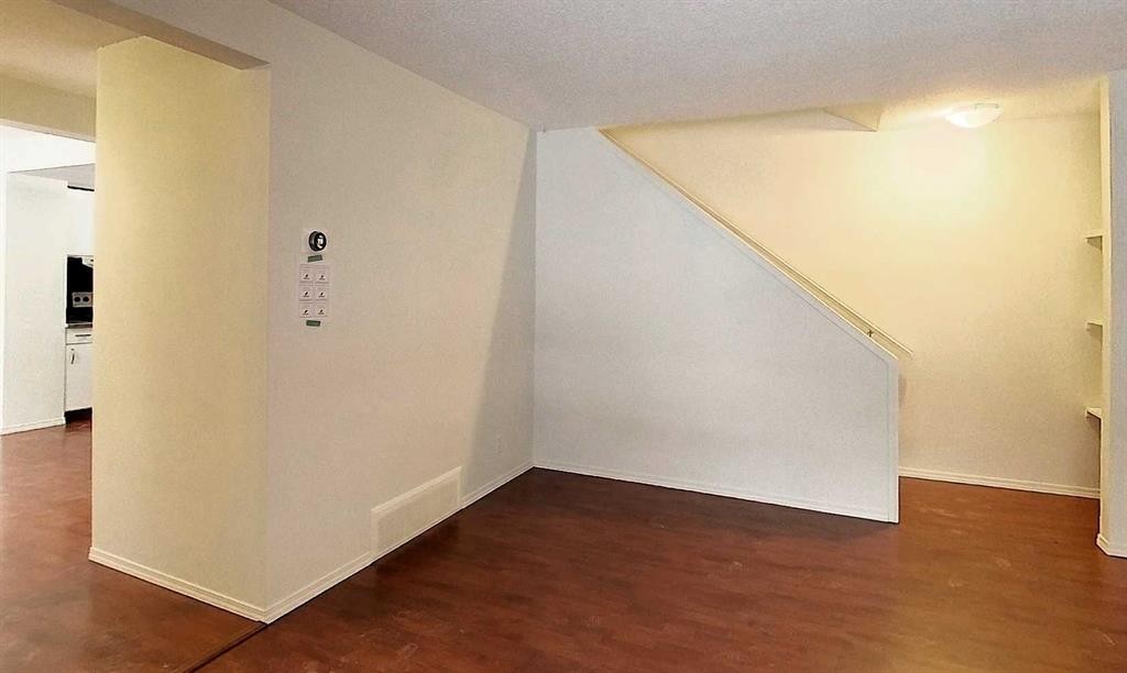 20-5215 6 Avenue, Edson, AB - Indoor Photo Showing Other Room