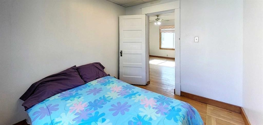 4827 5 Avenue, Edson, AB - Indoor Photo Showing Bedroom