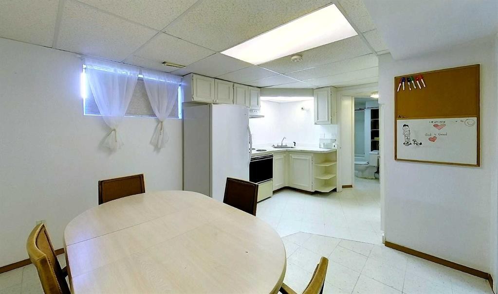 4827 5 Avenue, Edson, AB - Indoor