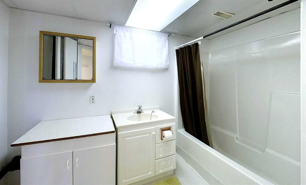 4827 5 Avenue, Edson, AB - Indoor Photo Showing Other Room