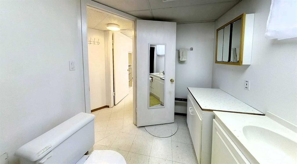 4827 5 Avenue, Edson, AB - Indoor Photo Showing Bathroom