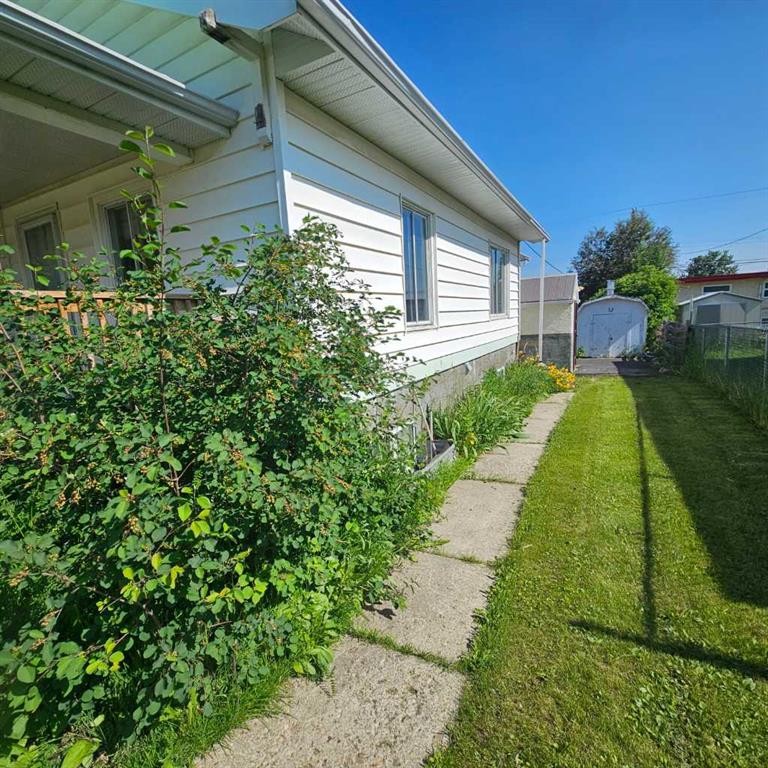 4827 5 Avenue, Edson, AB - Outdoor