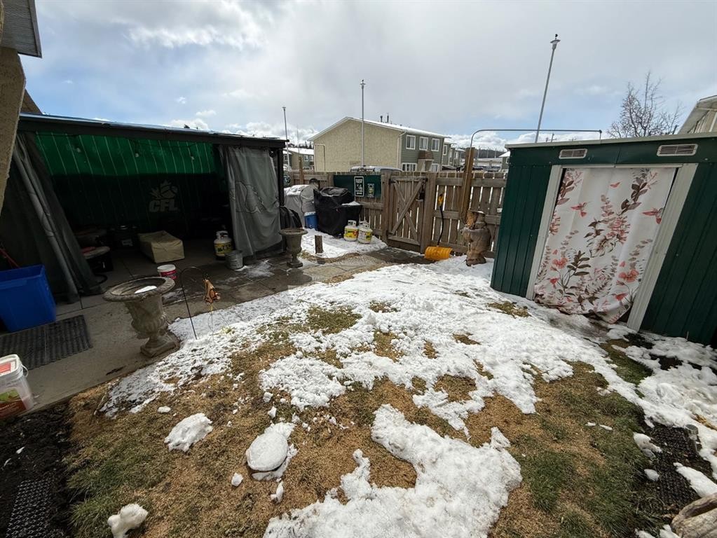 53-101 Mill Street, Hinton, AB - Outdoor