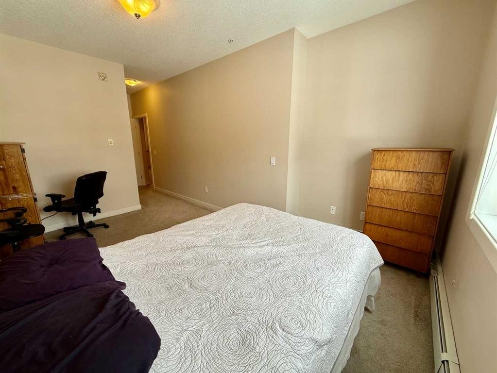 102-109 Seabolt Drive, Hinton, AB - Indoor Photo Showing Bedroom