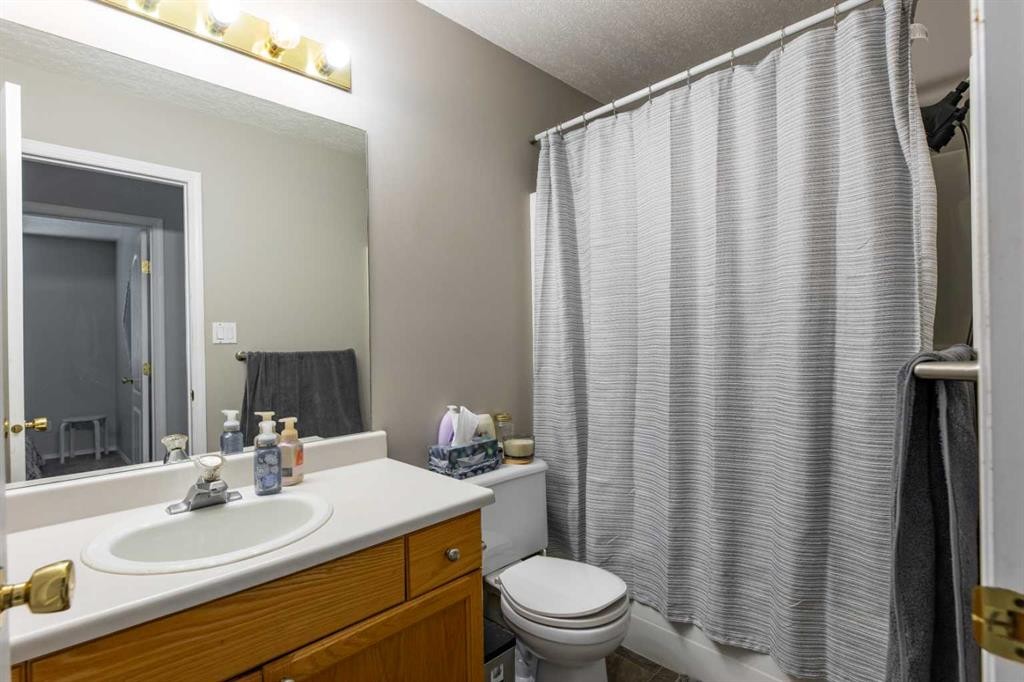 168 Sitar Crescent, Hinton, AB - Indoor Photo Showing Bathroom