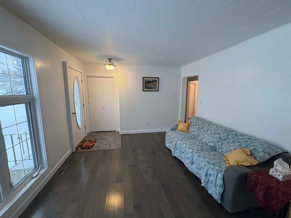 27 Centenial Crescent, Swan Hills, AB - Indoor Photo Showing Other Room