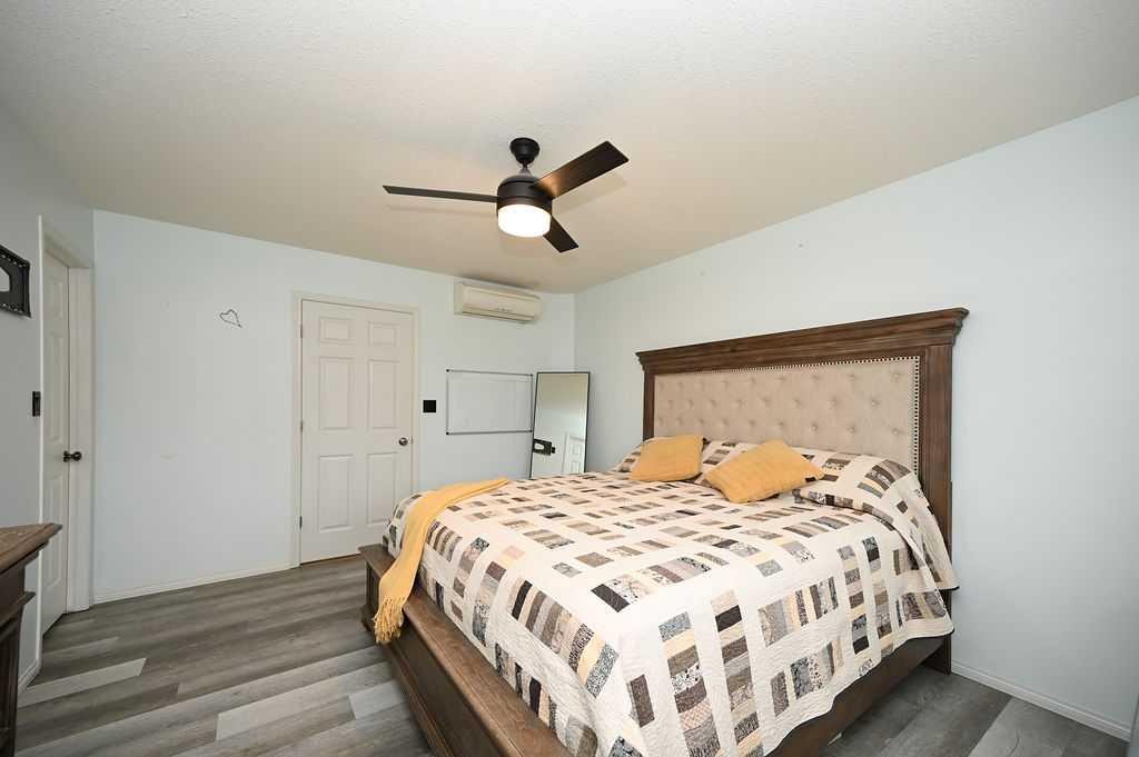 192042 Township Road 665, Athabasca, AB - Indoor Photo Showing Bedroom