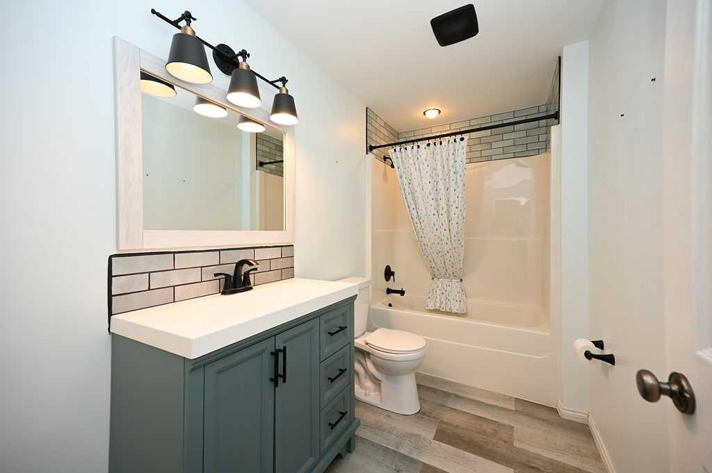 192042 Township Road 665, Athabasca, AB - Indoor Photo Showing Bathroom