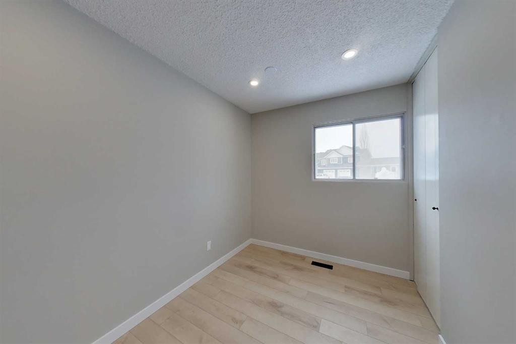 801 3 Avenue Se, Slave Lake, AB - Indoor Photo Showing Other Room