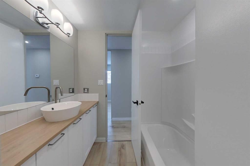 801 3 Avenue Se, Slave Lake, AB - Indoor Photo Showing Bathroom