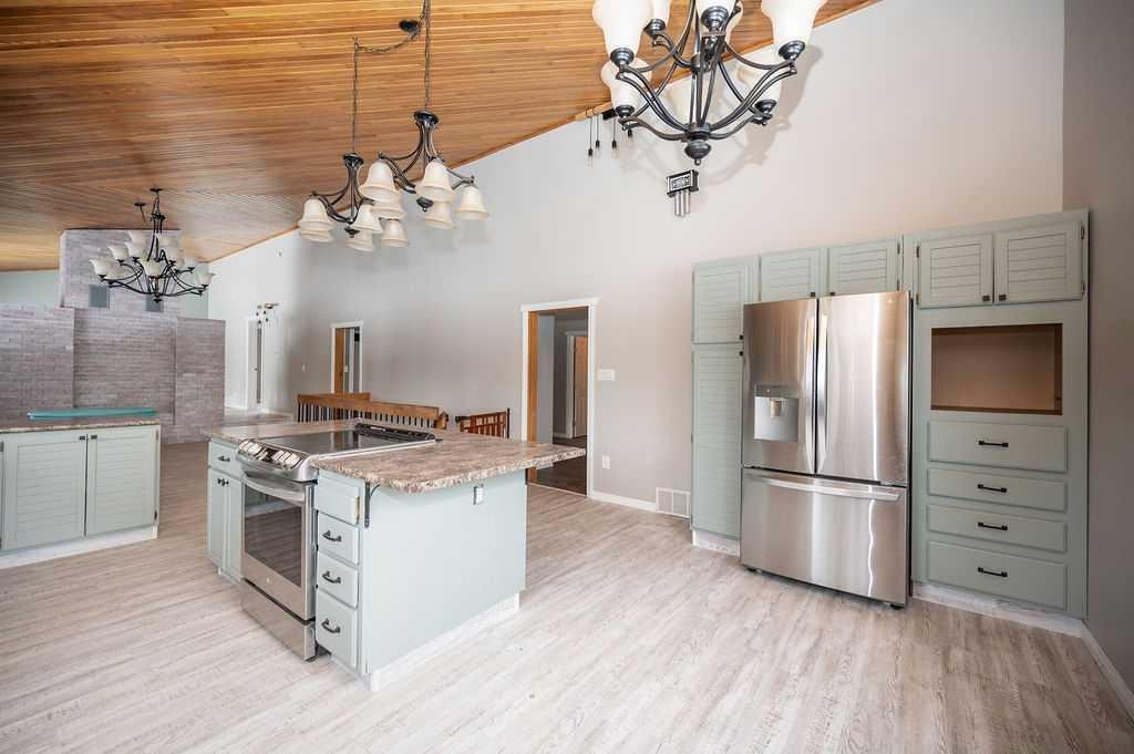 203039 Township Road 662, Rural Athabasca County, AB - Indoor Photo Showing Kitchen